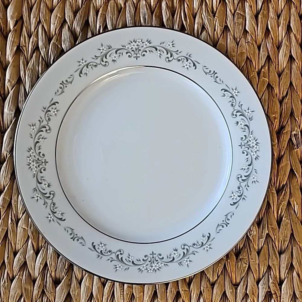 NORITAKE ‘Parkridge’ Salad Plate 8 3/8” (7561) Discontinued Japan
